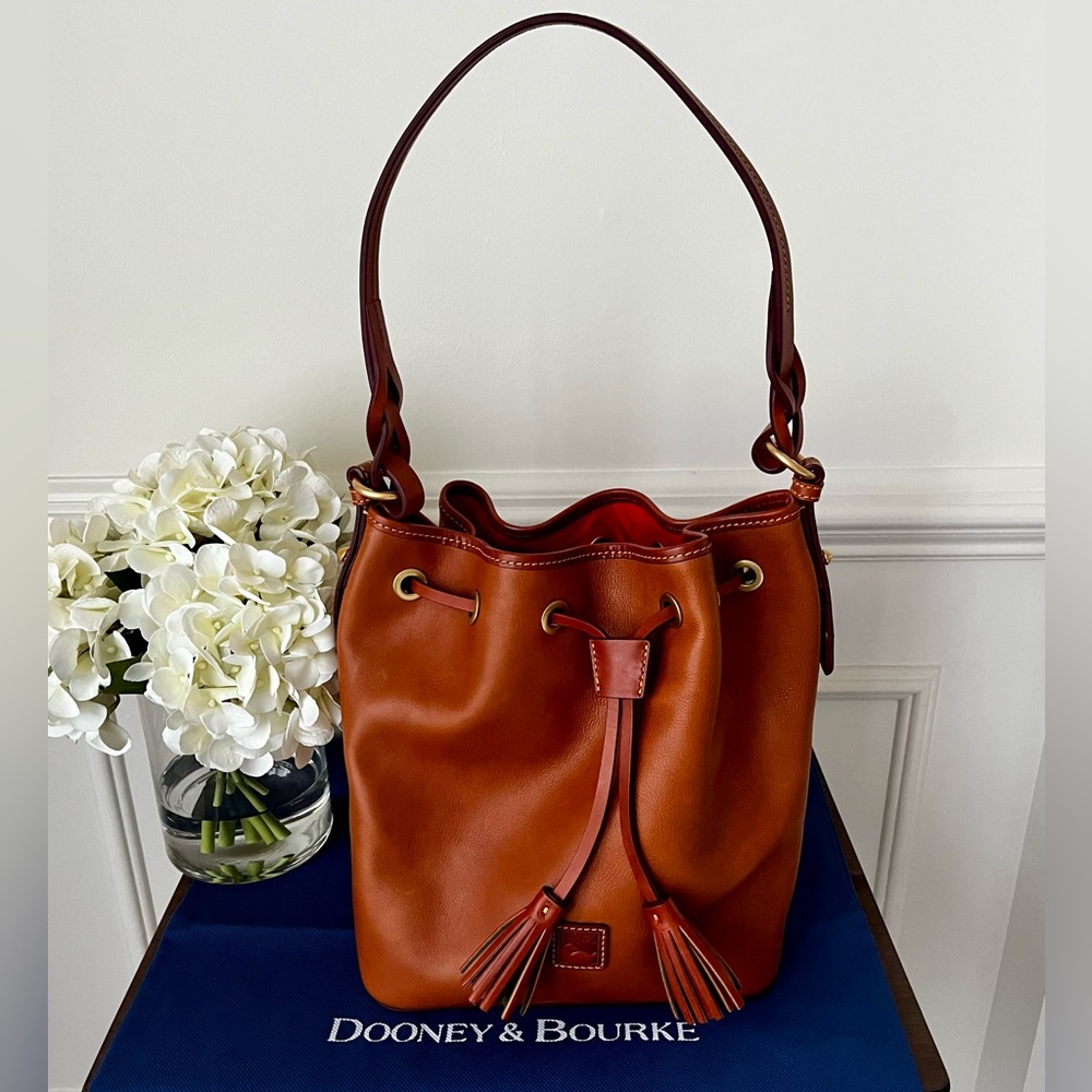 Dooney and Bourke Tasha Florentine Leather Drawstring Shoulder Bag Natural EUC